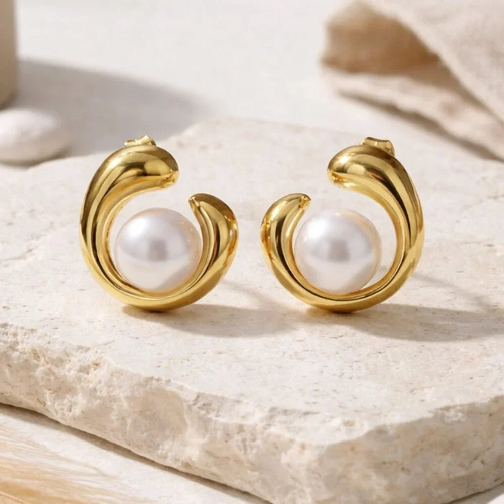 18K Gold Plated Stainless Steel Swirl Pearl Earrings Hypoallergenic Modern Studs